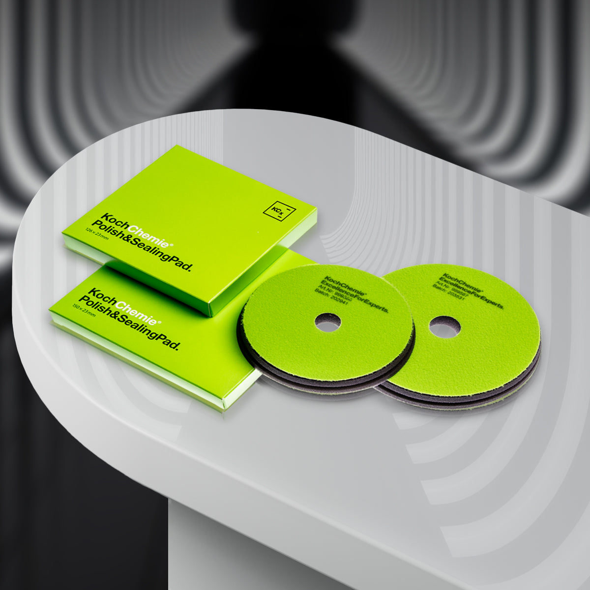 Koch Chemie Polish & Sealing Pad Green 150x23mm, designed for even application of sealing products with a flexible, nonwoven surface.