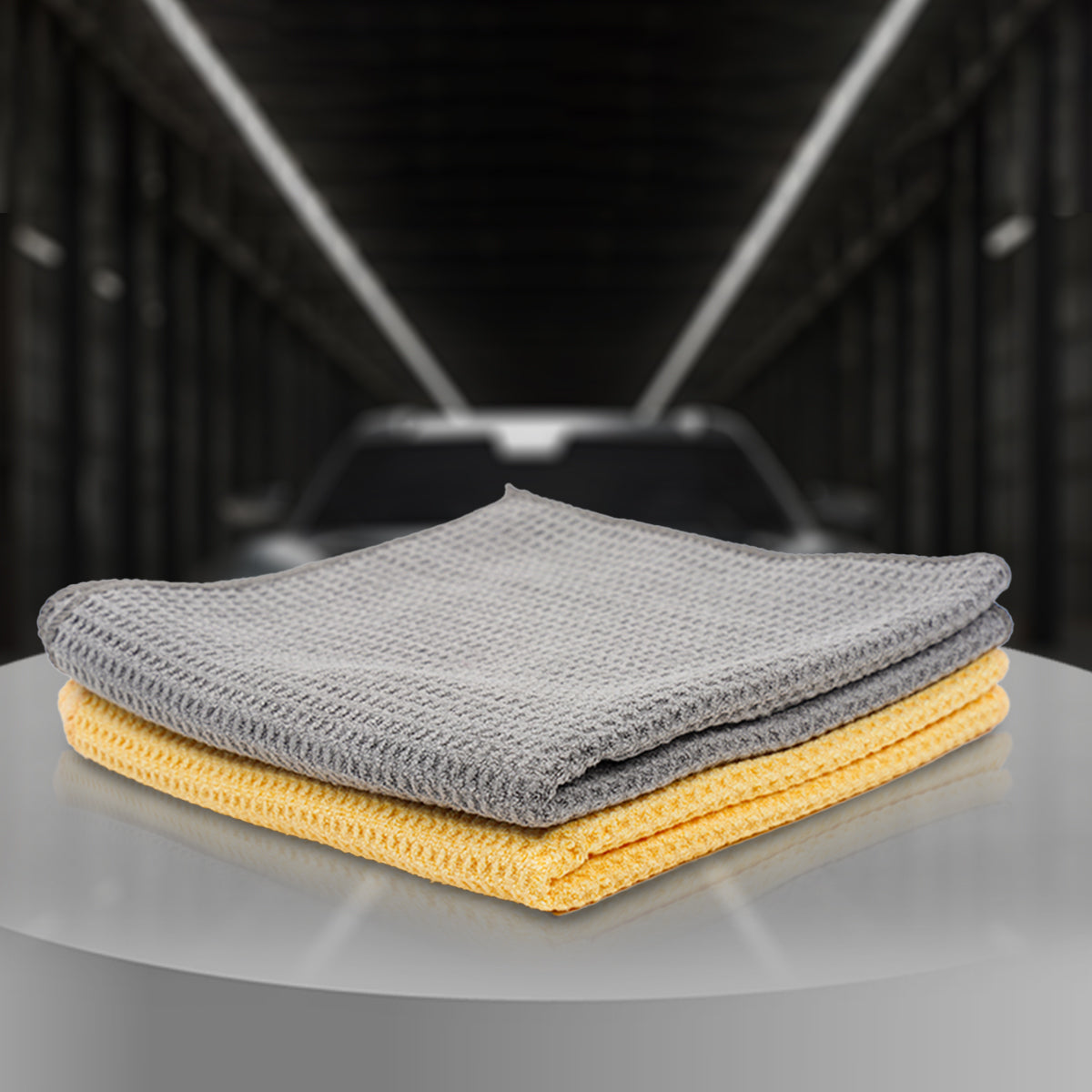 Koch Chemie Glass Towel 40x40cm in yellow and grey, 320 GSM microfiber for streak-free glass cleaning.