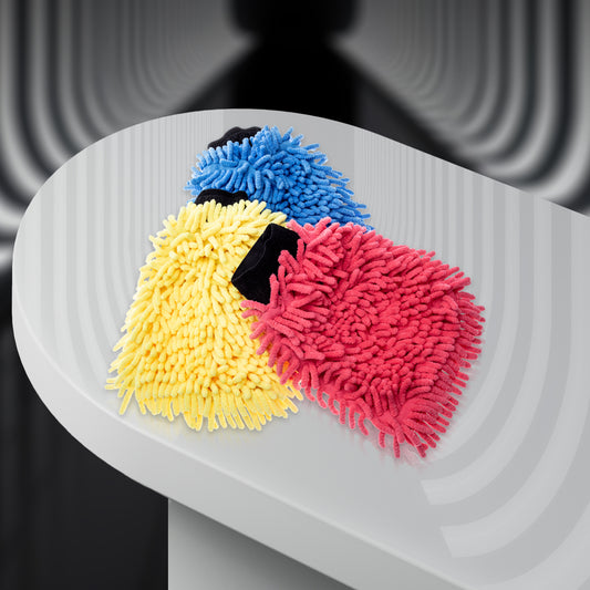 Koch Chemie Octopus Microfiber Mitt with dual-sided cleaning design, featuring koi cloth and microfiber lamellas for effective dirt and moisture absorption.