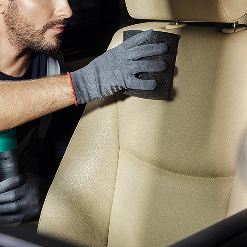 Detailing sponge designed for smooth, even application of car care products