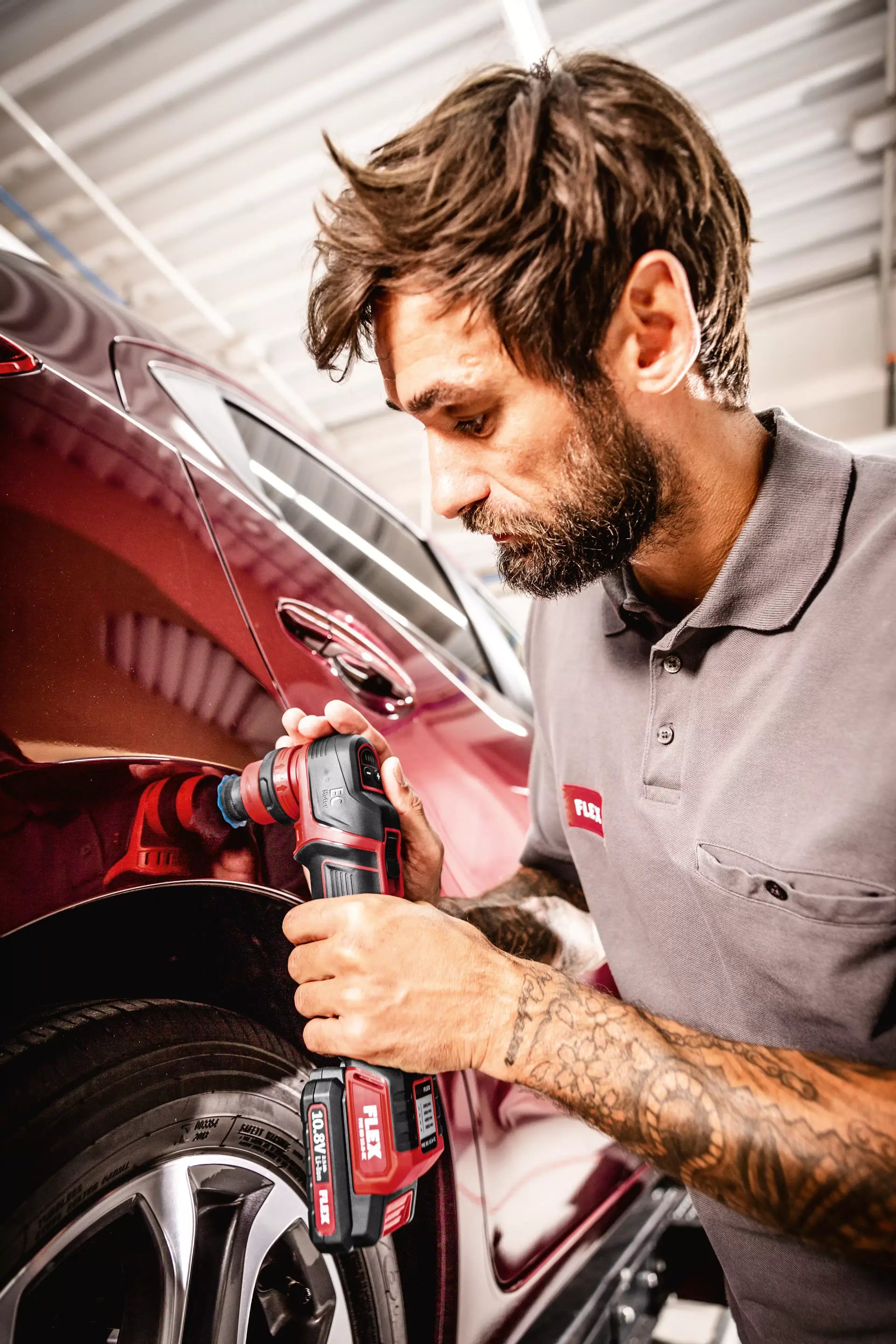 Versatile Flex PXE 80 polisher with rotary, 3mm, and 12mm orbital movements for spot sanding and fine finishing.