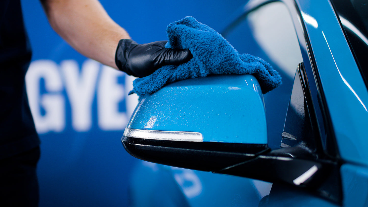 CLEANING CAR
