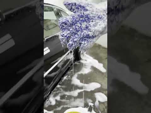 Auto Shampoo 1L by Koch Chemie, efficient dirt remover with eco-friendly properties.