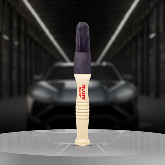 Koch Chemie Rim Brush Atlasta with extra-hard synthetic bristles, ideal for cleaning all rim types without scratches.