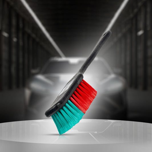 Koch Chemie Rim Brush with acid-resistant VTS polyester bristles and long handle for effective grime removal during car detailing.