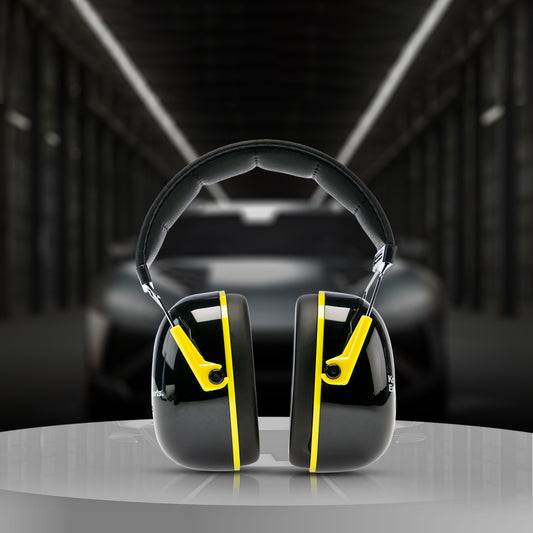 Koch Chemie Kapsel-Gehörschutz earmuffs with memory foam cushions, black and yellow design for comfortable and professional noise protection.