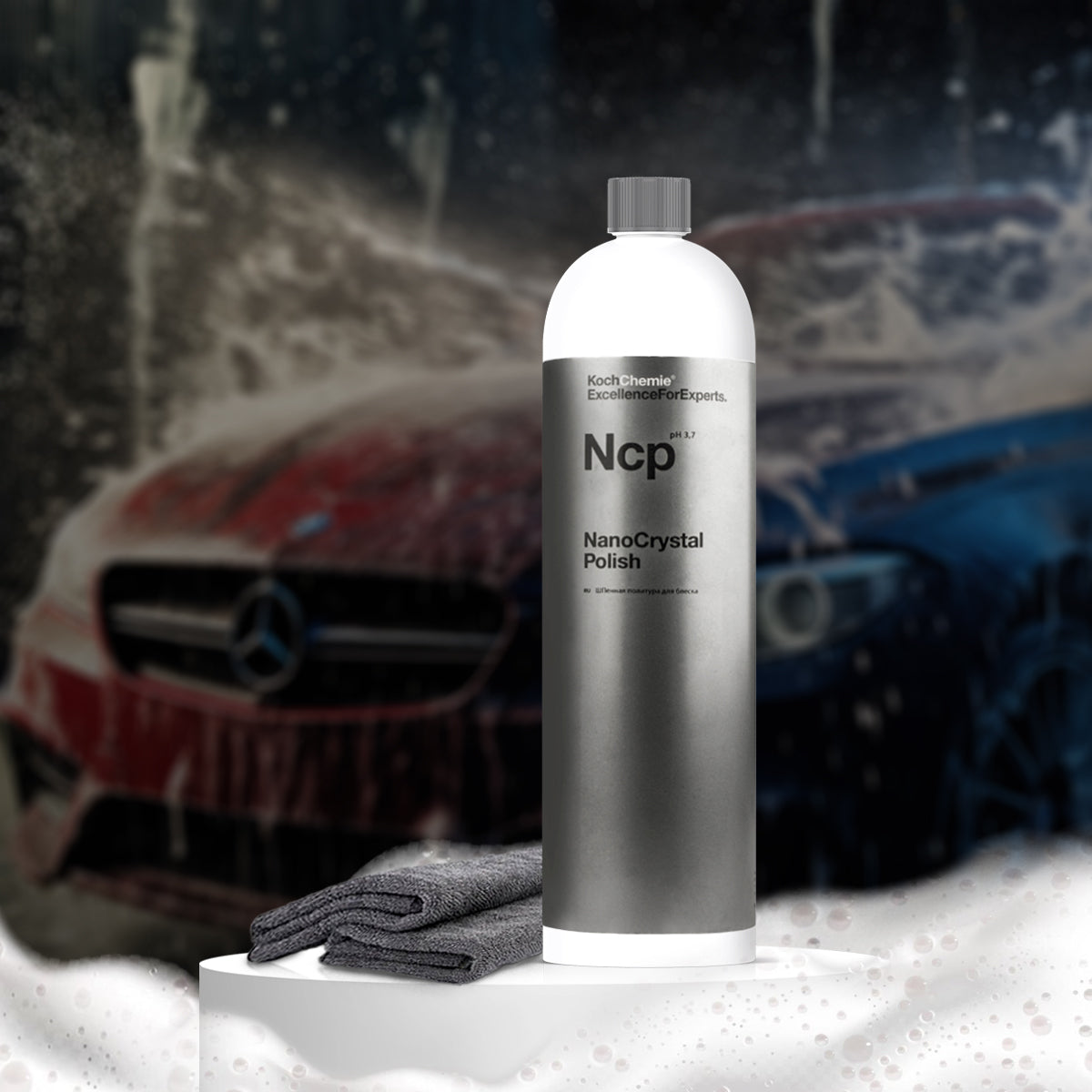 Koch Chemie Nano Crystal Shampoo 1L with 2 free 380 GSM microfiber towels, designed for optimal foam production and superior vehicle care.